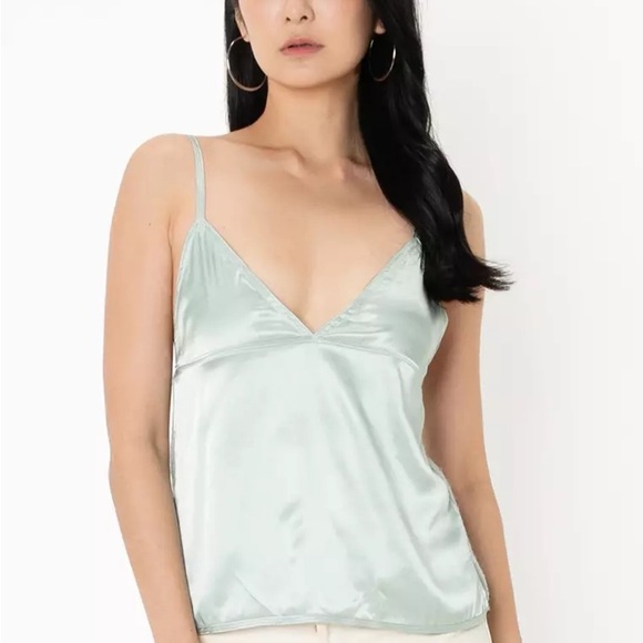 ZARA | Sleek Light Green Satin-esque Camisole - Picture 1 of 6